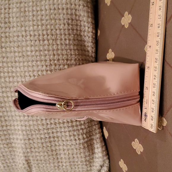 Lips Makeup Bag - Picture 3 of 9